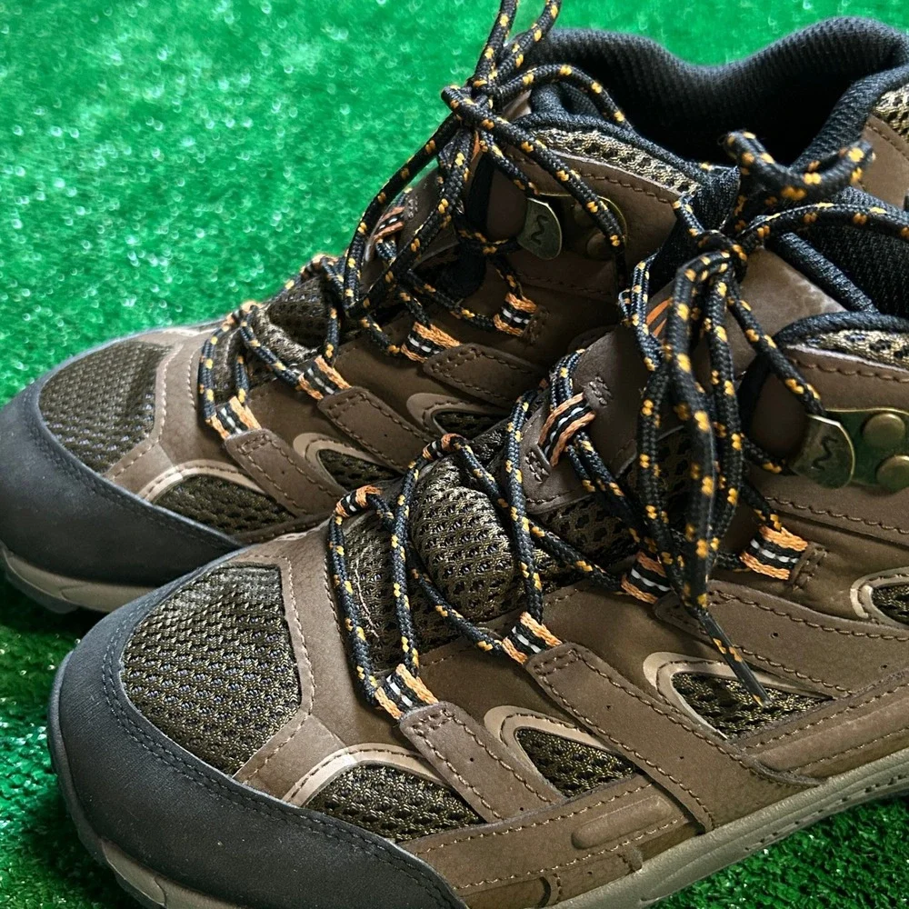 Merrell Moab 2 Mid Waterproof Hiking Boots Youth 7M Women 8.5/ 9